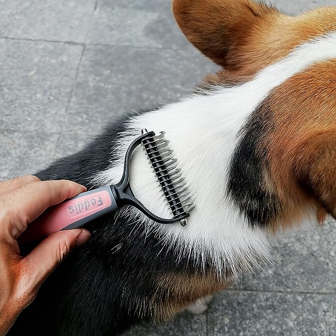 ČEŠALJ ZA SKUPLJANJE OPADAJUĆE DLAKE